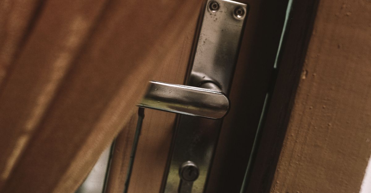 Exit Bars, Door Closers, and the Full Picture of Commercial Locksmith Service — Harlem Locksmith NYC